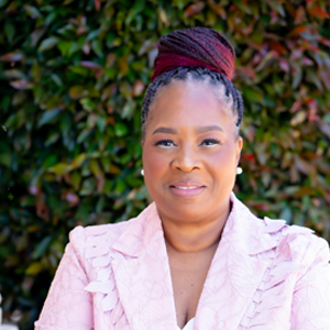 headshot of Nikole Carter-Curtis